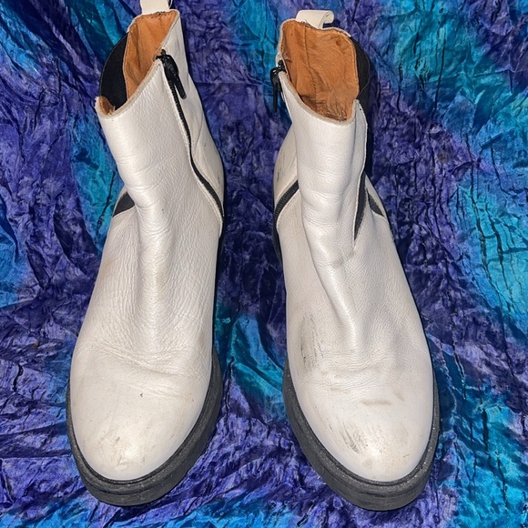 DNA Footwear White Star Boots - Picture 2 of 9